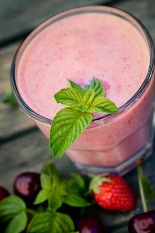 5 Ingredient Yogurt Smoothies